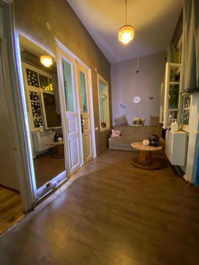 Traveler Hostel Тбилиси Екстериор снимка