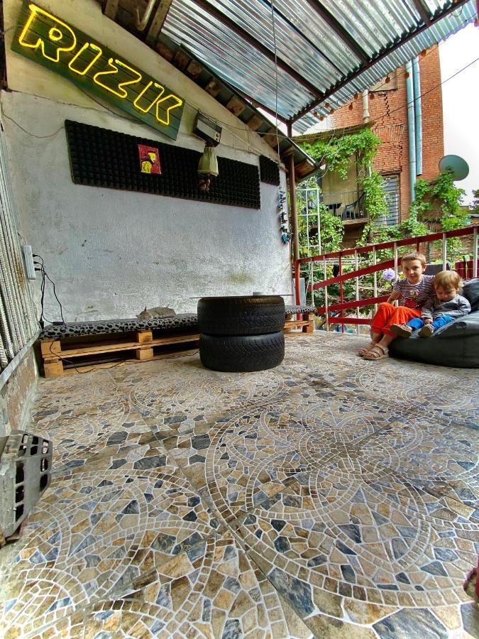 Traveler Hostel Тбилиси Екстериор снимка