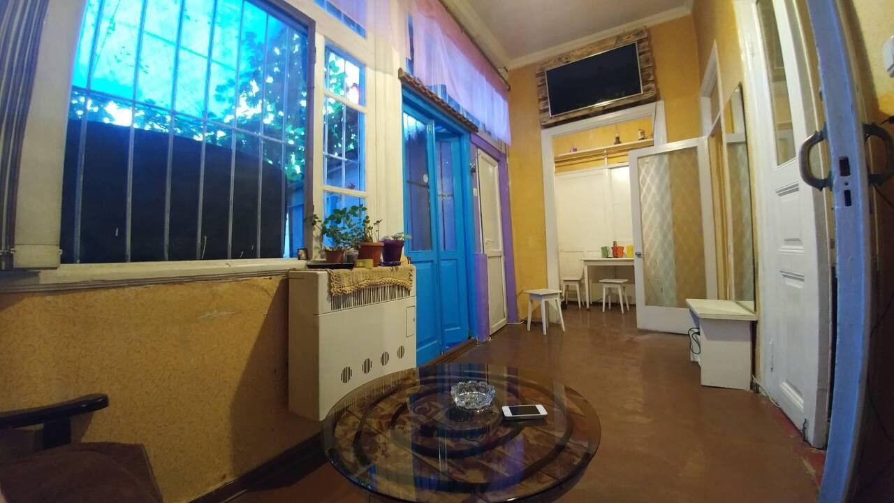Traveler Hostel Тбилиси Екстериор снимка